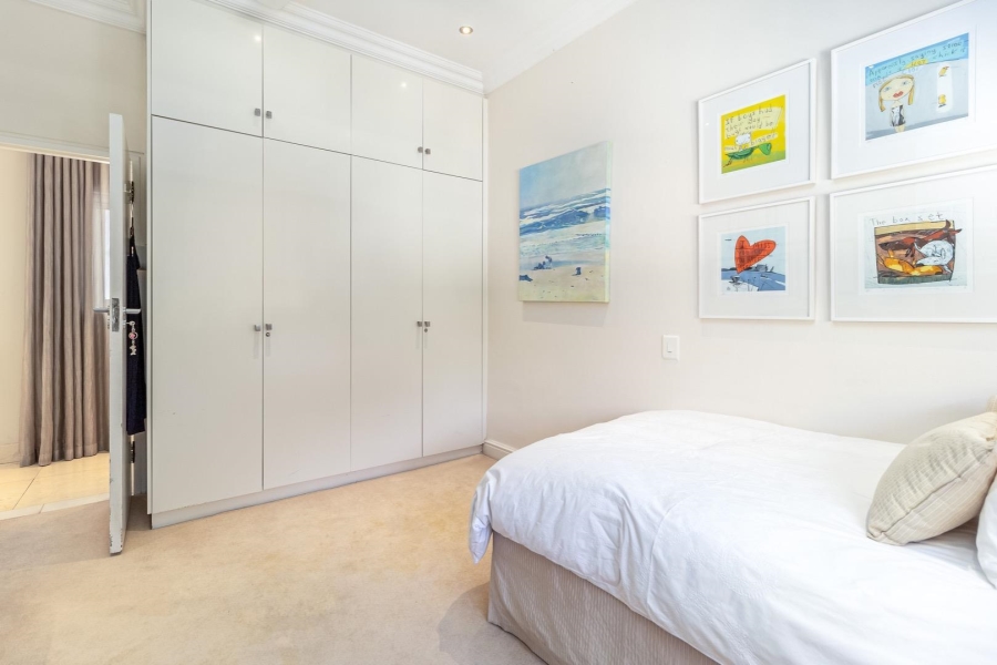 To Let 4 Bedroom Property for Rent in Fresnaye Western Cape